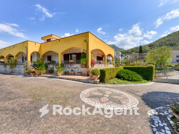 casa indipendente in vendita a Baronissi in zona Antessano