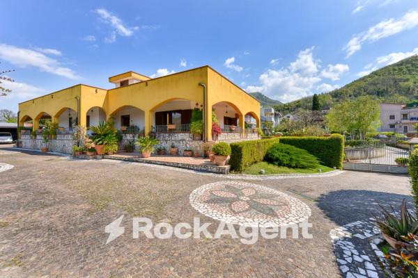 casa indipendente in vendita a Baronissi