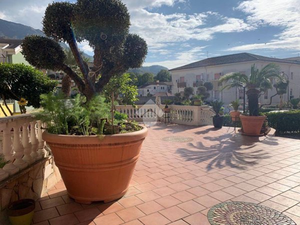 casa indipendente in vendita a Baronissi in zona Antessano