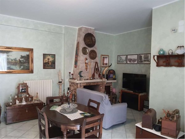 casa indipendente in vendita a Baronissi