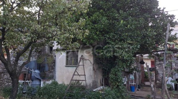 casa indipendente in vendita a Baronissi