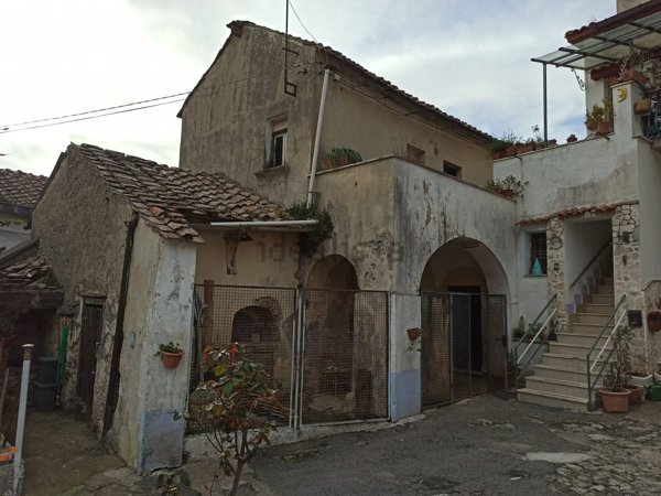pentavano in vendita a Baronissi