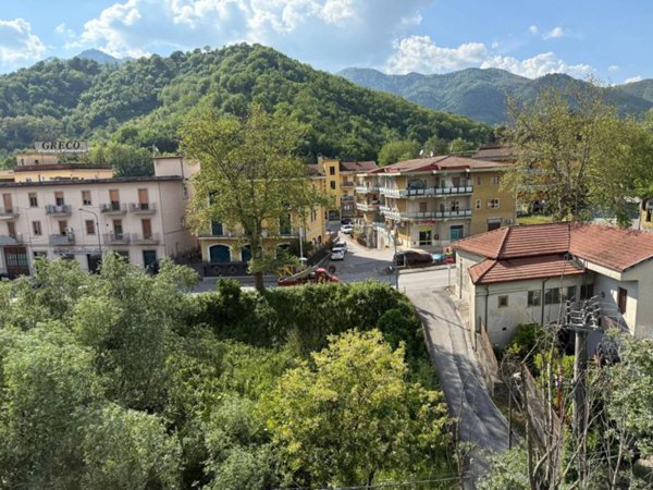 appartamento in vendita a Baronissi in zona Antessano