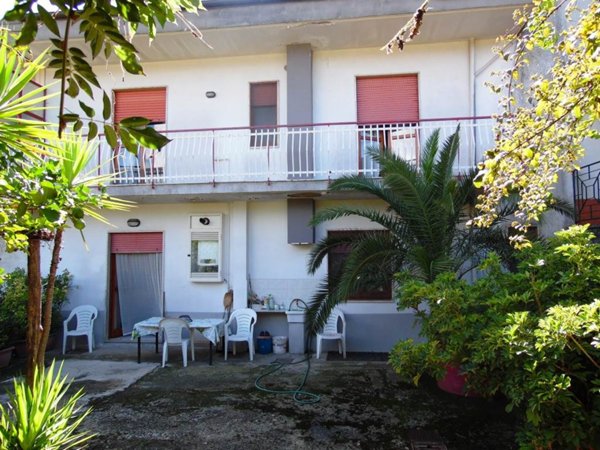 casa indipendente in vendita a Baronissi