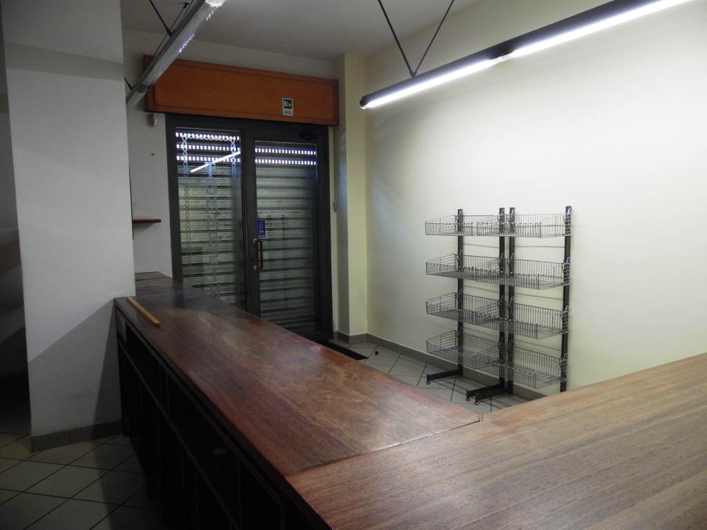 negozio in vendita a Baronissi