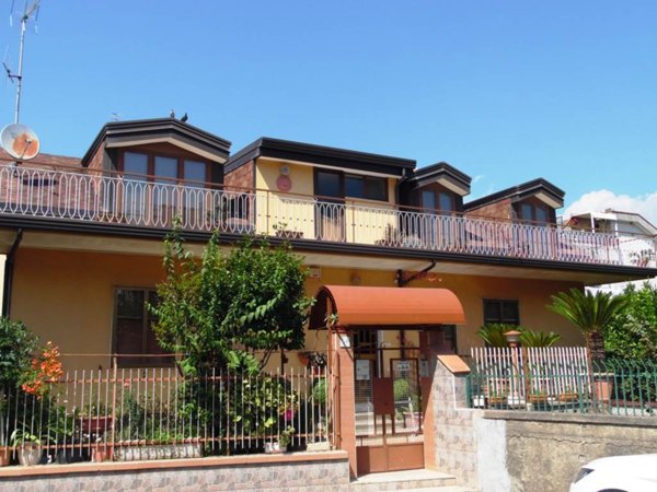 casa indipendente in vendita a Baronissi
