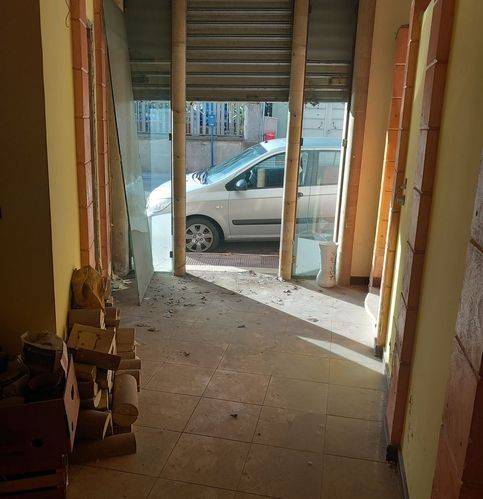 negozio in vendita a Baronissi in zona Antessano