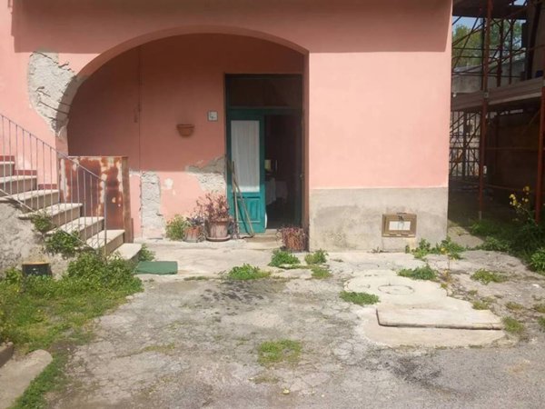 casa indipendente in vendita a Baronissi in zona Antessano