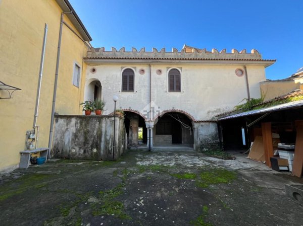 casa semindipendente in vendita a Baronissi