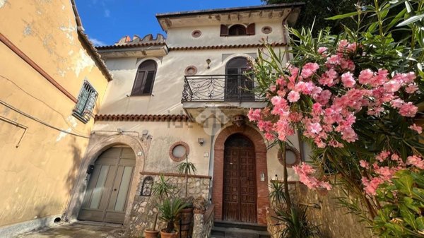 casa semindipendente in vendita a Baronissi