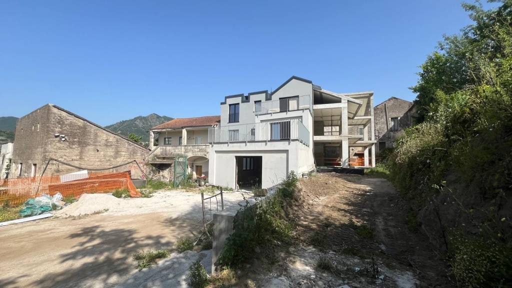 casa indipendente in vendita a Baronissi in zona Antessano