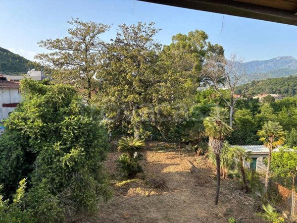 casa indipendente in vendita a Baronissi in zona Saragnano