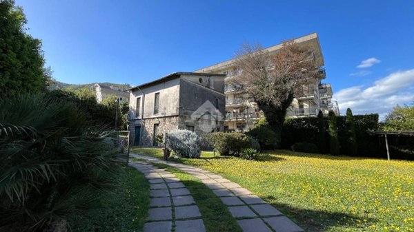 casa indipendente in vendita a Baronissi