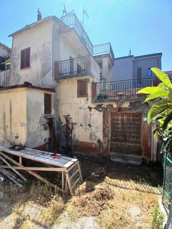 casa indipendente in vendita a Baronissi