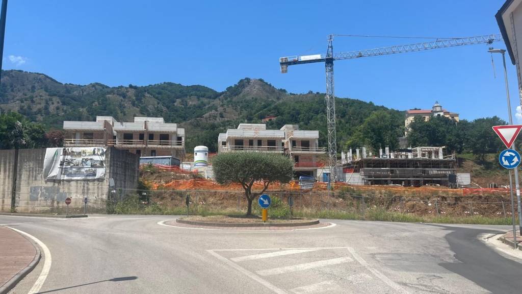 casa indipendente in vendita a Baronissi in zona Saragnano