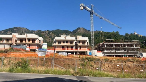 casa indipendente in vendita a Baronissi in zona Saragnano