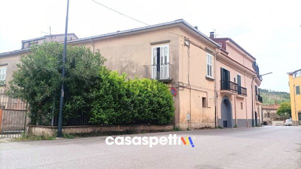 casa indipendente in vendita a Baronissi