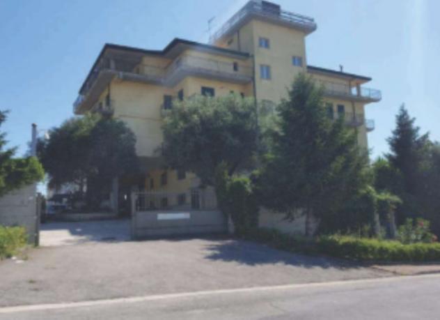 locale commerciale in vendita a Baronissi