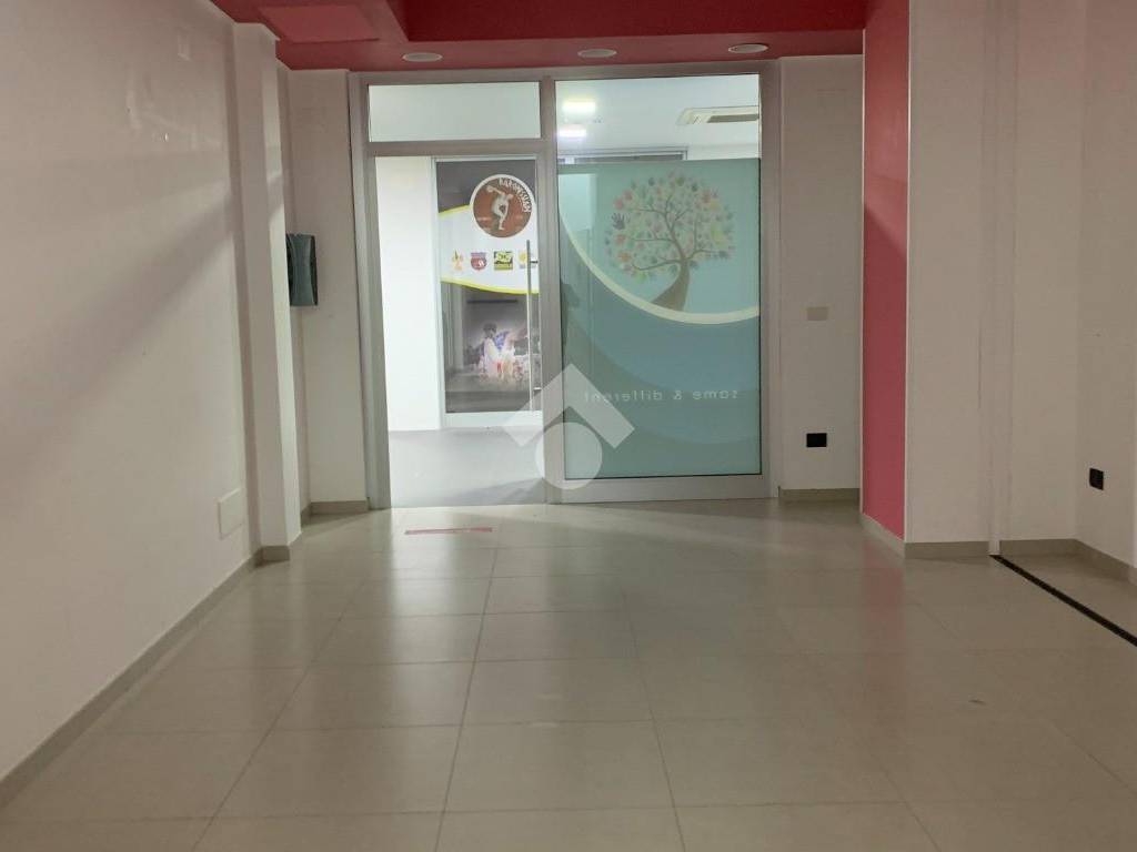 negozio in vendita a Baronissi