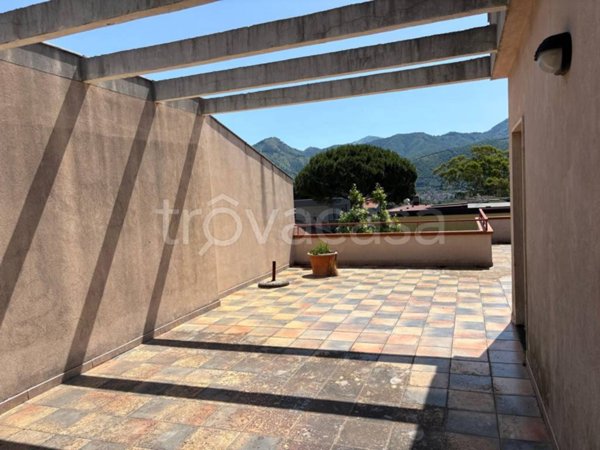 casa indipendente in vendita a Baronissi in zona Saragnano