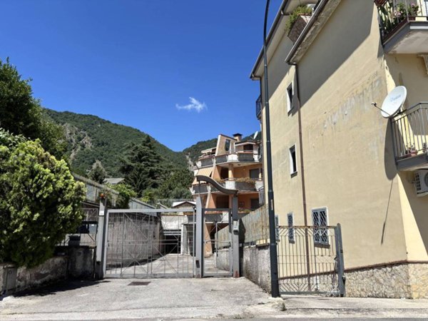appartamento in vendita a Baronissi in zona Saragnano