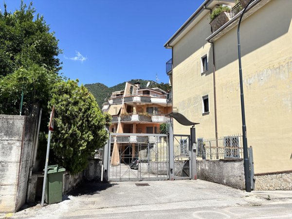 appartamento in vendita a Baronissi in zona Saragnano