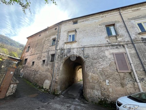 casa semindipendente in vendita a Baronissi in zona Antessano