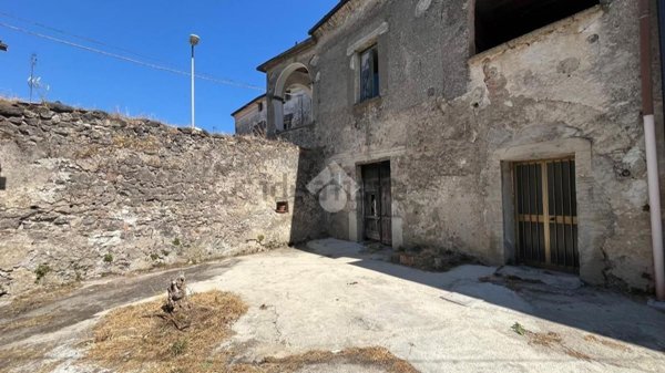 casa indipendente in vendita a Baronissi in zona Antessano