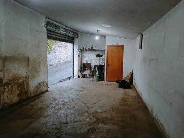 locale commerciale in vendita a Baronissi in zona Antessano