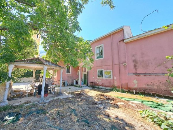 casa indipendente in vendita a Baronissi in zona Fusara