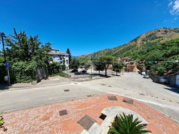 casa indipendente in vendita a Baronissi