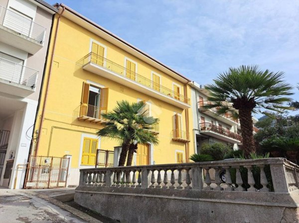 casa indipendente in vendita a Baronissi