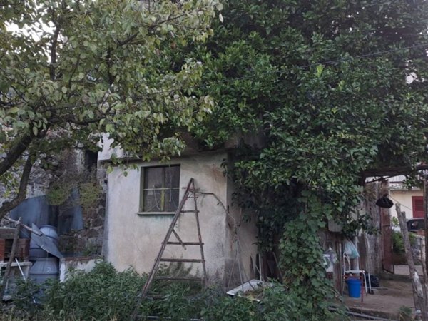 casa indipendente in vendita a Baronissi