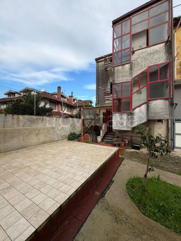 appartamento in vendita a Baronissi in zona Antessano