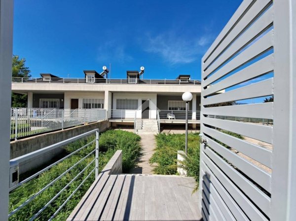 casa indipendente in vendita a Baronissi in zona Orignano