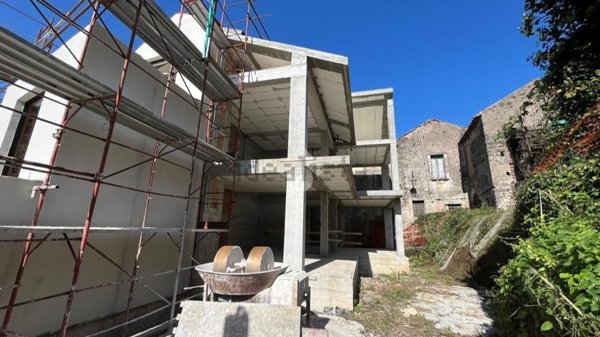 casa semindipendente in vendita a Baronissi