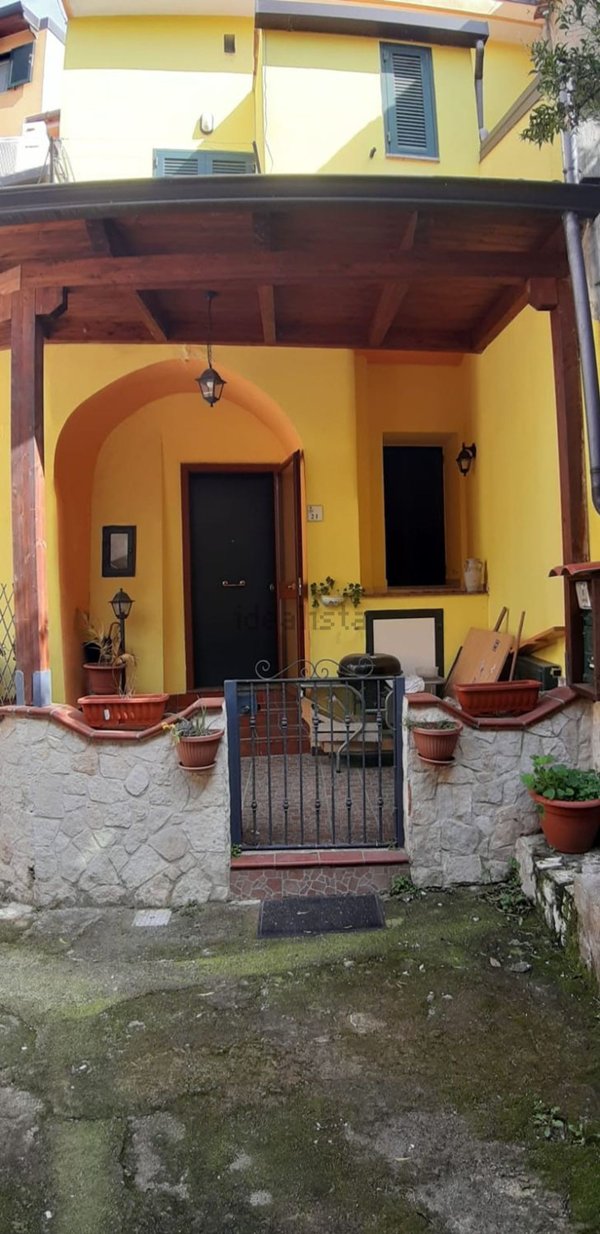 appartamento in vendita a Baronissi in zona Caprecano