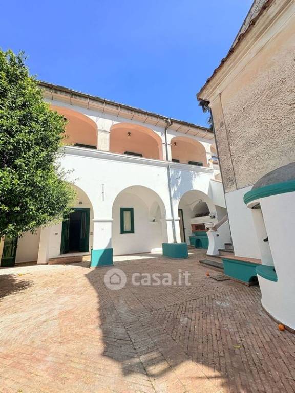 casa indipendente in vendita a Baronissi in zona Saragnano