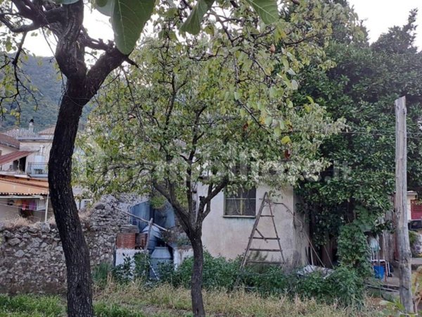 casa indipendente in vendita a Baronissi