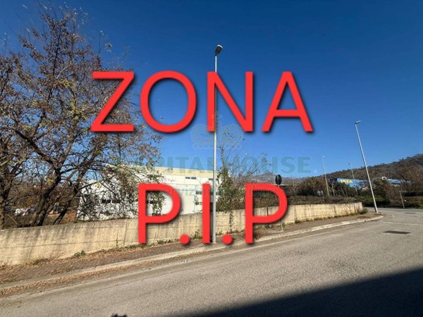 locale di sgombero in vendita a Baronissi