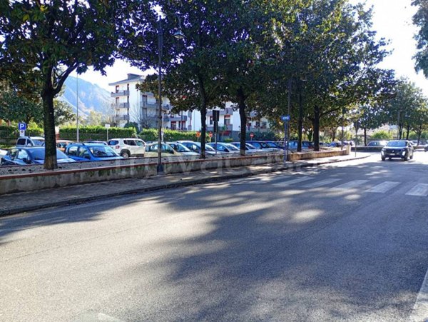 negozio in vendita a Baronissi