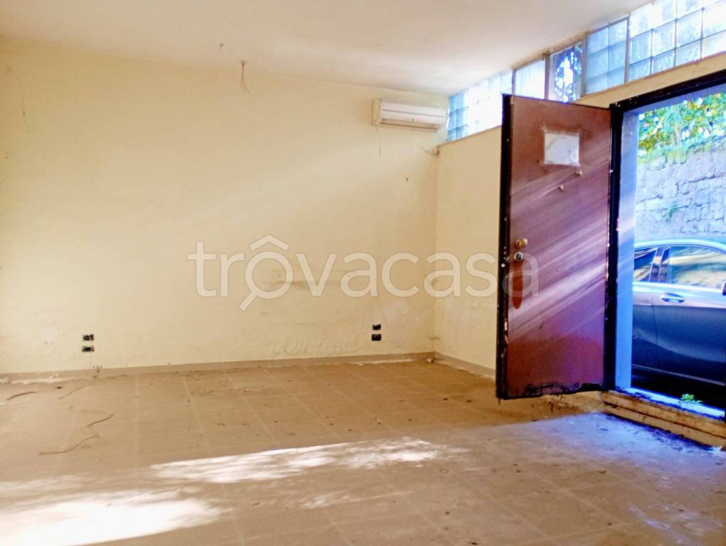 negozio in vendita a Baronissi