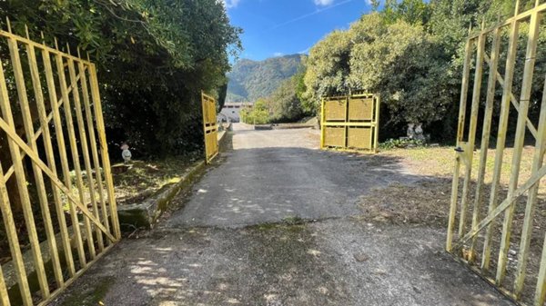 casa indipendente in vendita a Baronissi in zona Saragnano