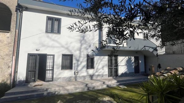 casa indipendente in vendita a Baronissi in zona Antessano