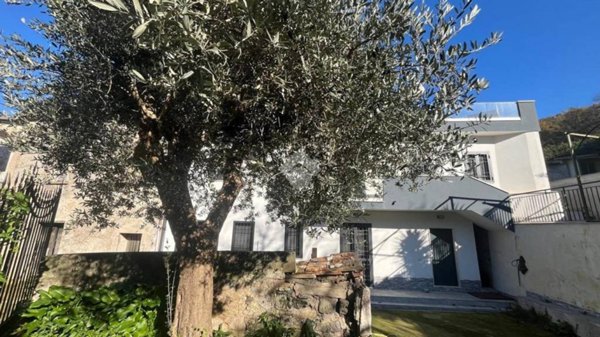 casa indipendente in vendita a Baronissi in zona Antessano
