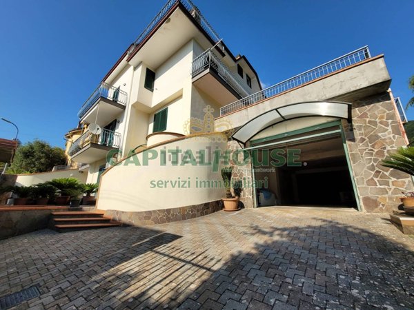 casa indipendente in vendita a Baronissi