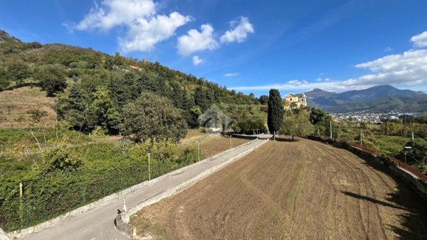 casa indipendente in vendita a Baronissi in zona Saragnano