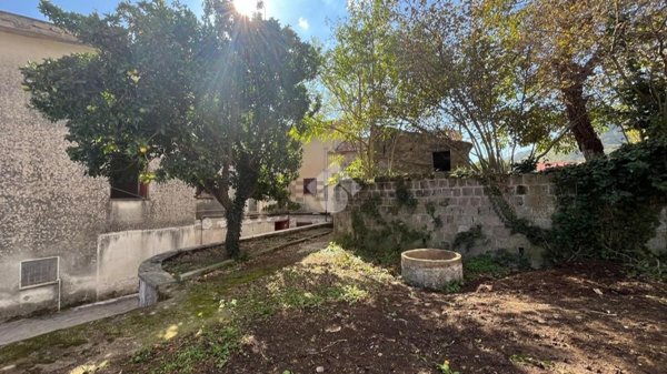 casa indipendente in vendita a Baronissi in zona Saragnano