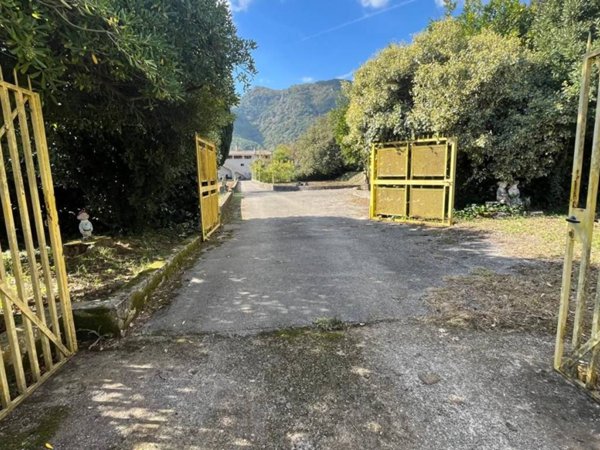 casa indipendente in vendita a Baronissi in zona Saragnano