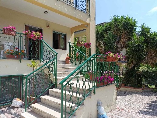 casa indipendente in vendita a Baronissi